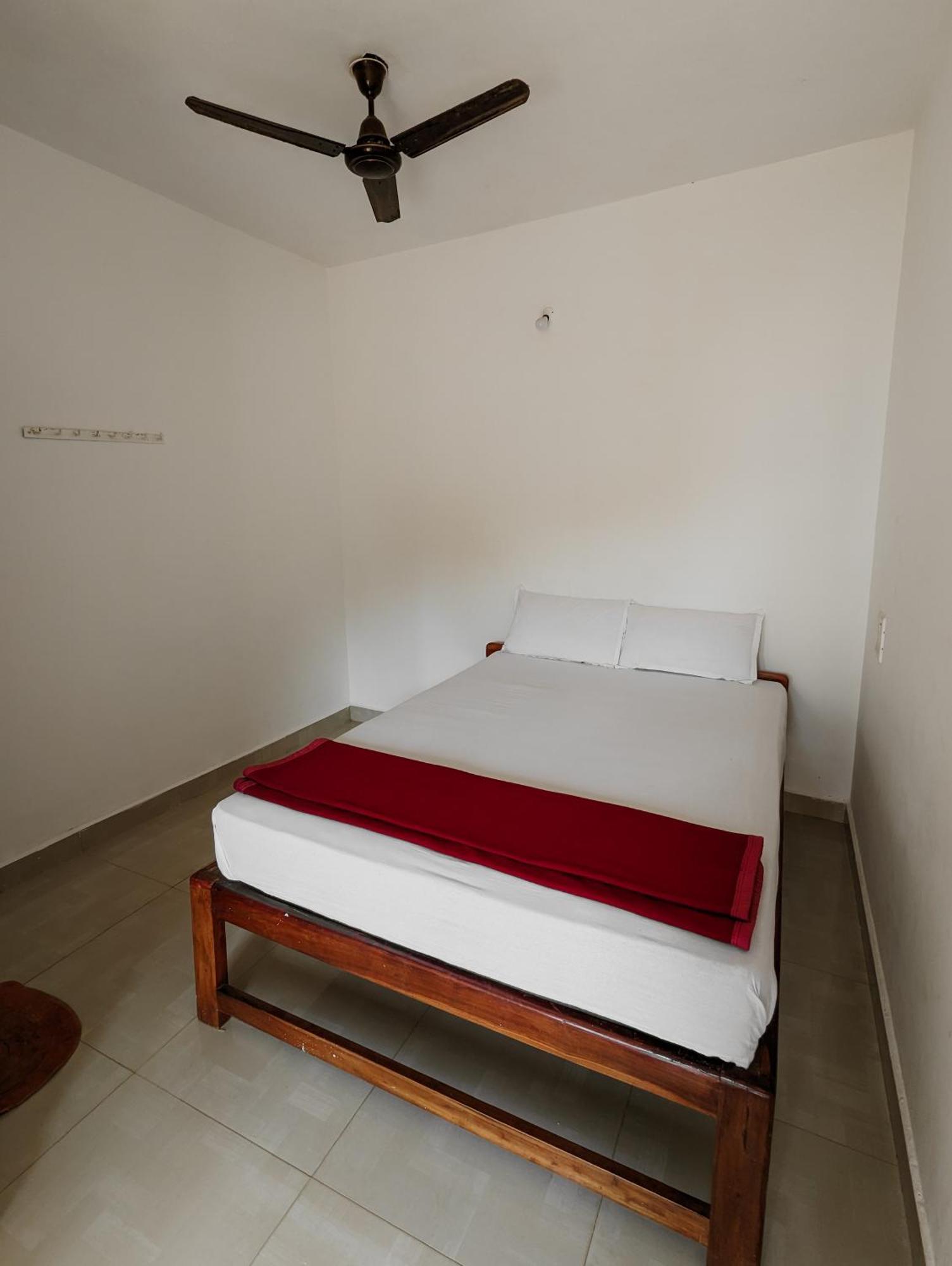 Krishna Guest House อารัมบล ภายนอก รูปภาพ